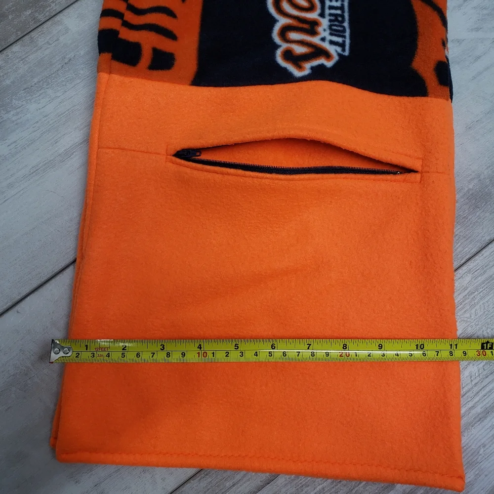 Detroit Tigers Fleece Scarf with Pockets to Hands Warm 82x11 Handmade Tailgate